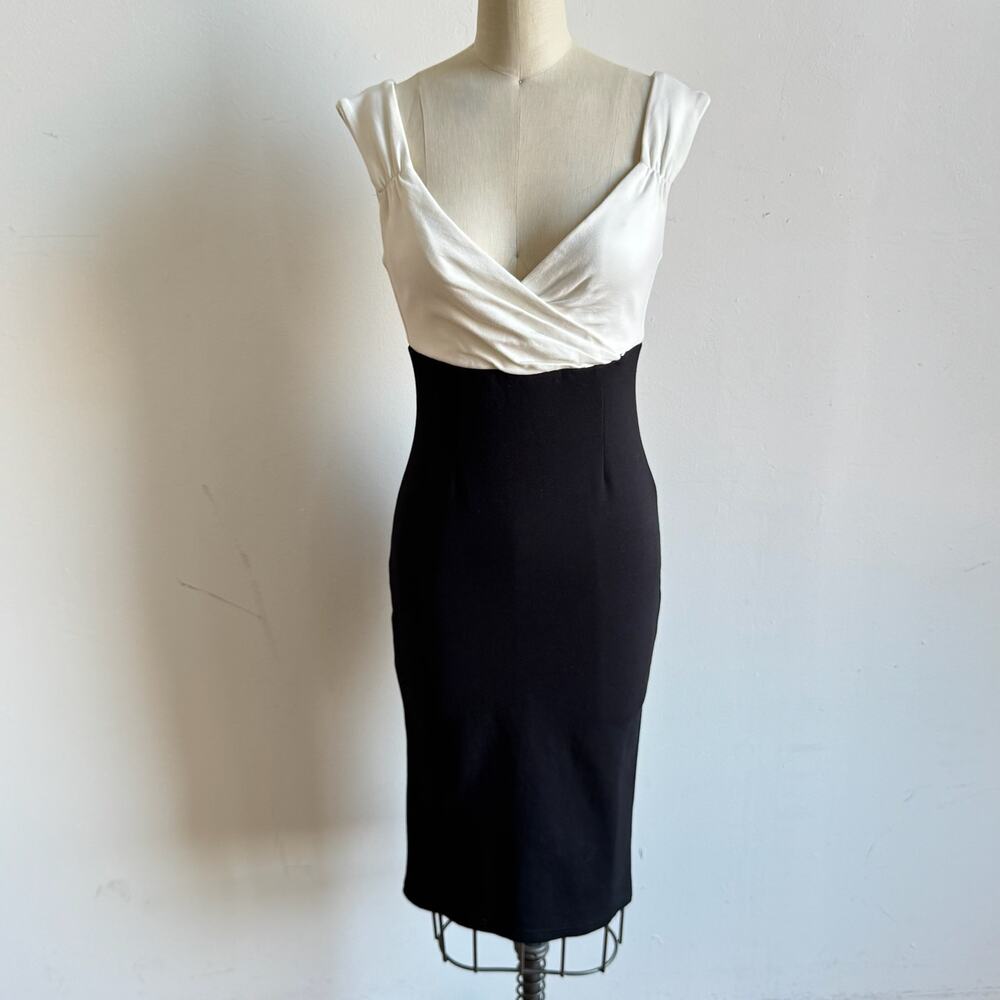 Diane Von Furstenberg White and Black Sheath Dress